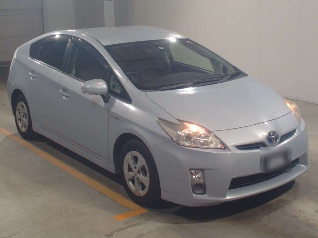 2011 Toyota Prius ZVW30[2]