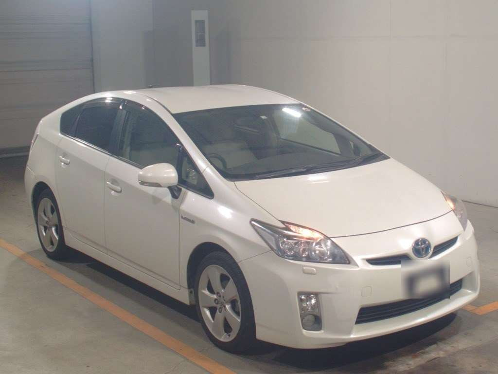 2010 Toyota Prius ZVW30[2]