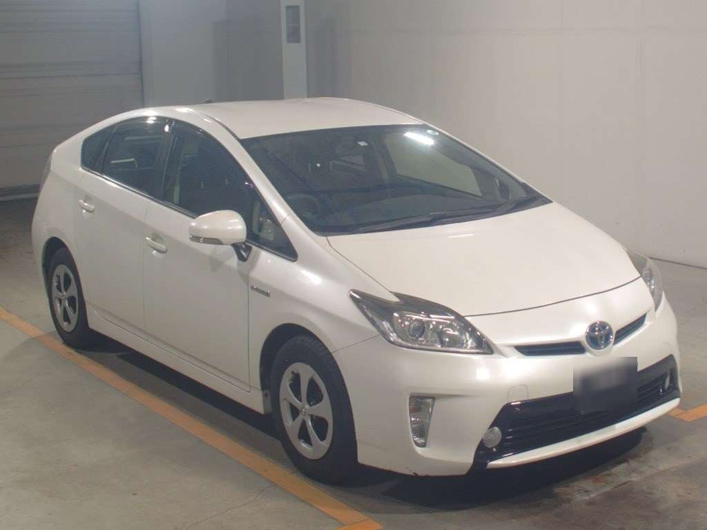 2014 Toyota Prius ZVW30[2]