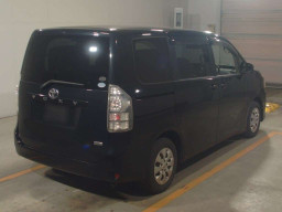 2010 Toyota Voxy