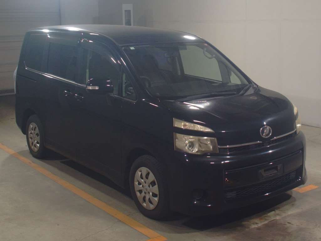 2010 Toyota Voxy ZRR70G[2]