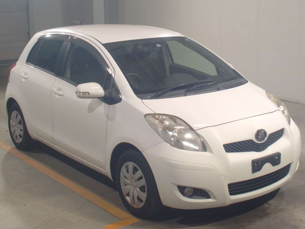 2009 Toyota Vitz SCP90[2]