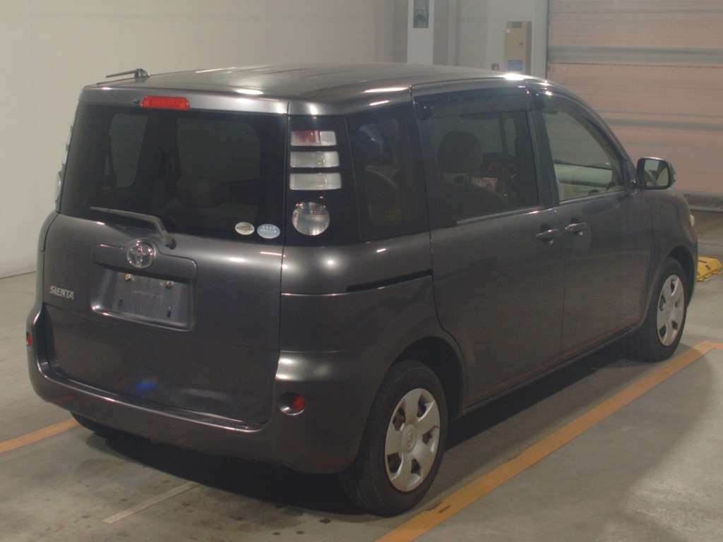 2007 Toyota Sienta NCP81G[1]