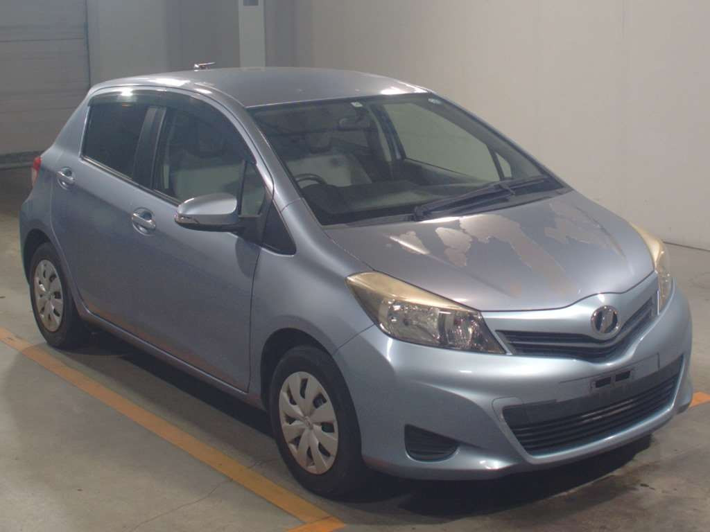 2011 Toyota Vitz KSP130[2]