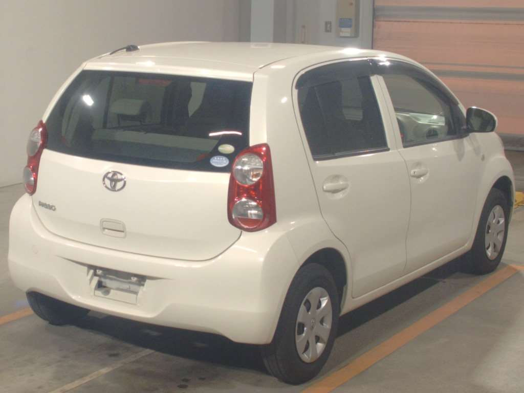 2010 Toyota Passo KGC30[1]