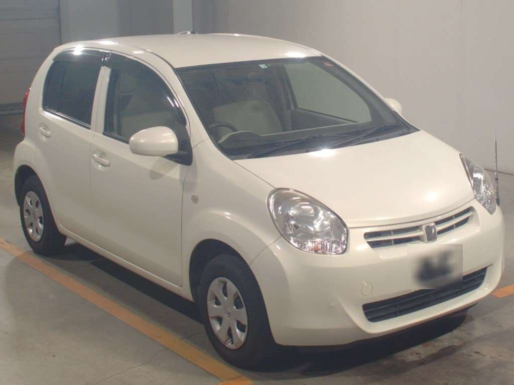 2010 Toyota Passo KGC30[2]