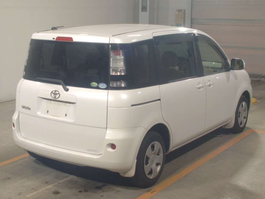 2013 Toyota Sienta NCP81G[1]