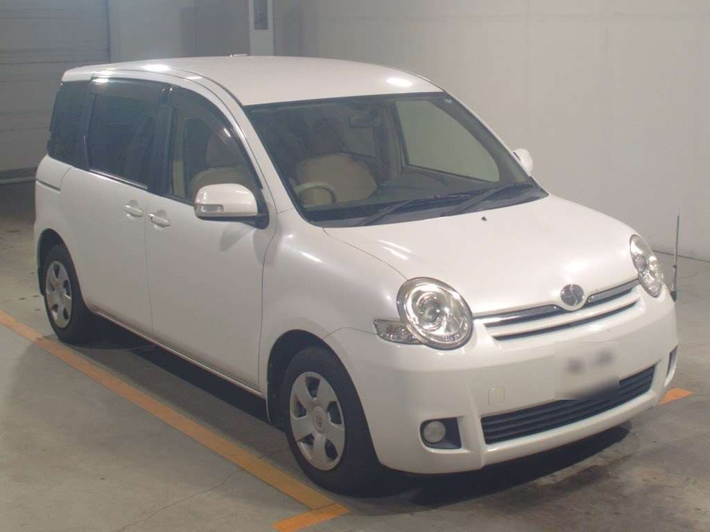 2013 Toyota Sienta NCP81G[2]