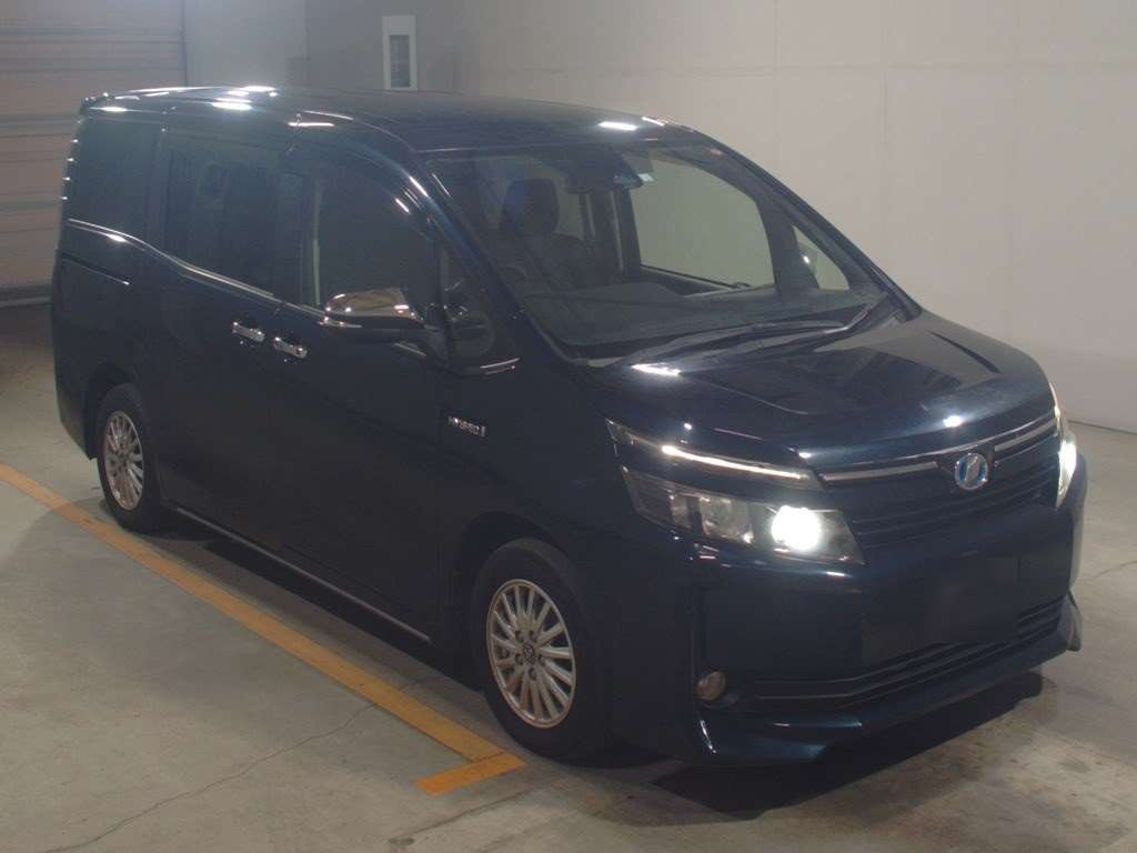 2016 Toyota Voxy ZWR80G[2]