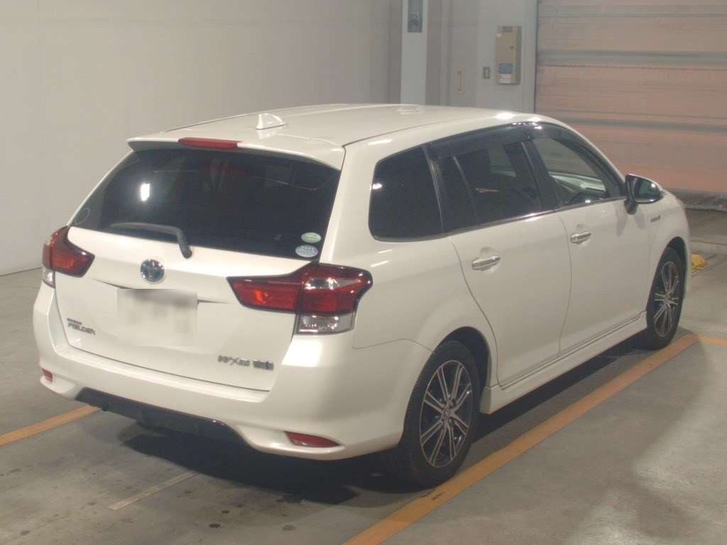 2015 Toyota Corolla Fielder NKE165G[1]