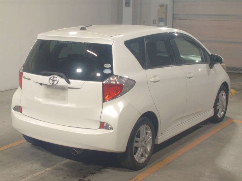 2011 Toyota Ractis NCP120[1]