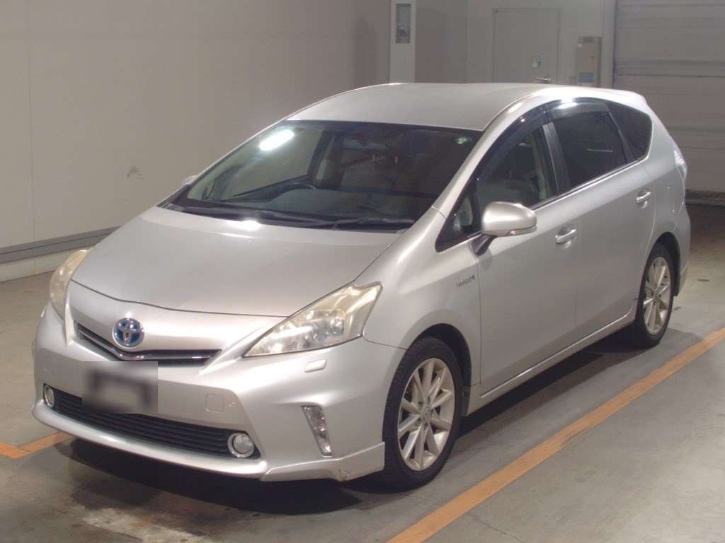 2013 Toyota Prius alpha ZVW41W[0]