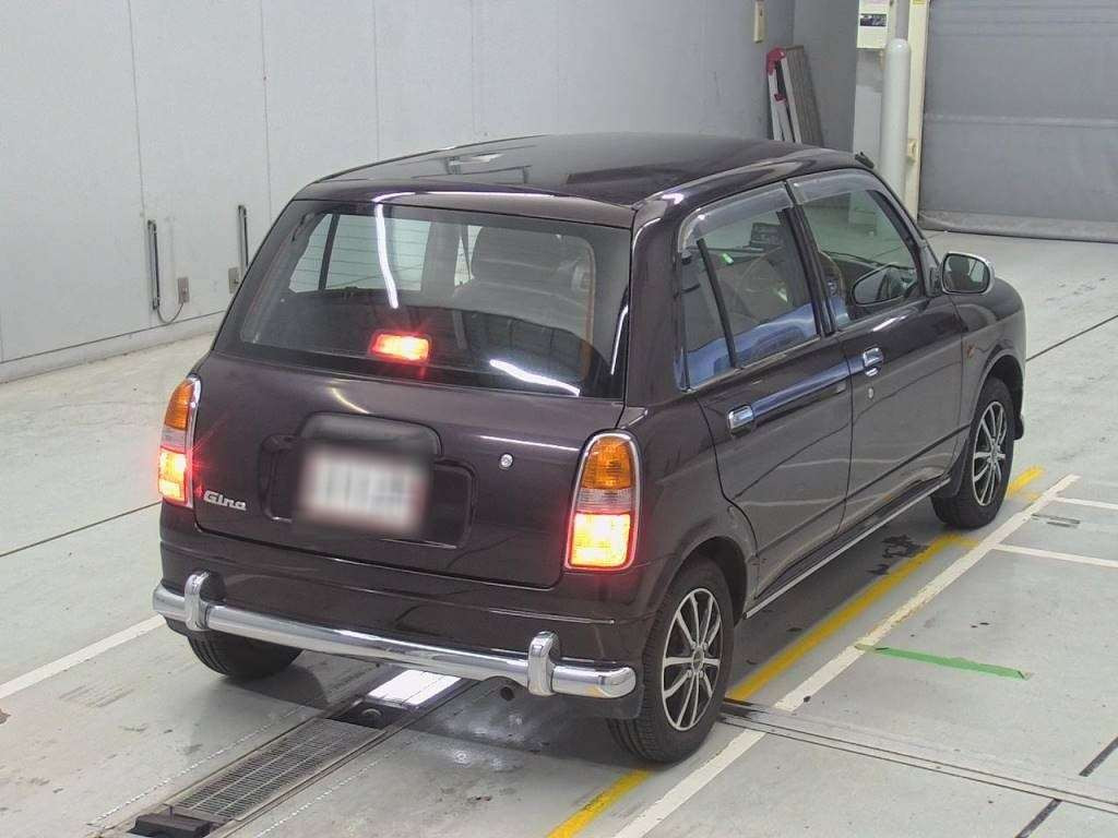 2000 Daihatsu Miragino L700S[1]