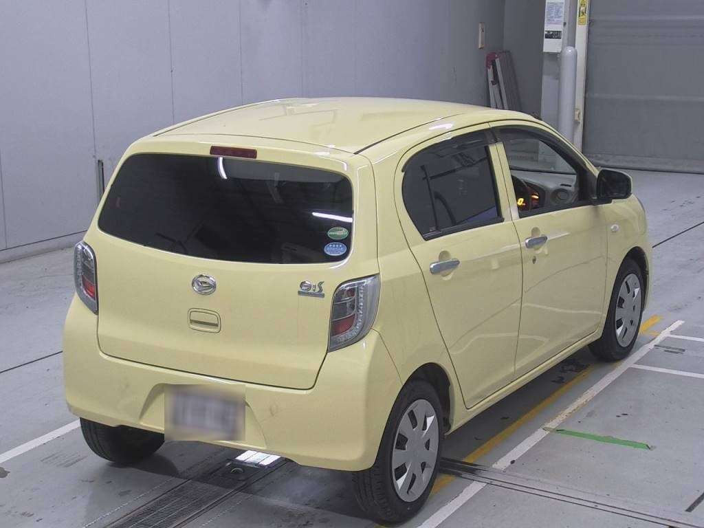 2016 Daihatsu Mira es LA300S[1]