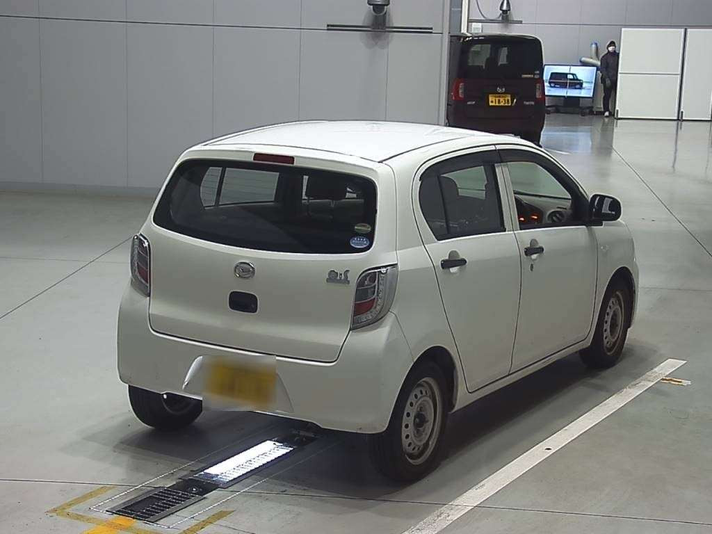 2015 Daihatsu Mira es LA300S[1]