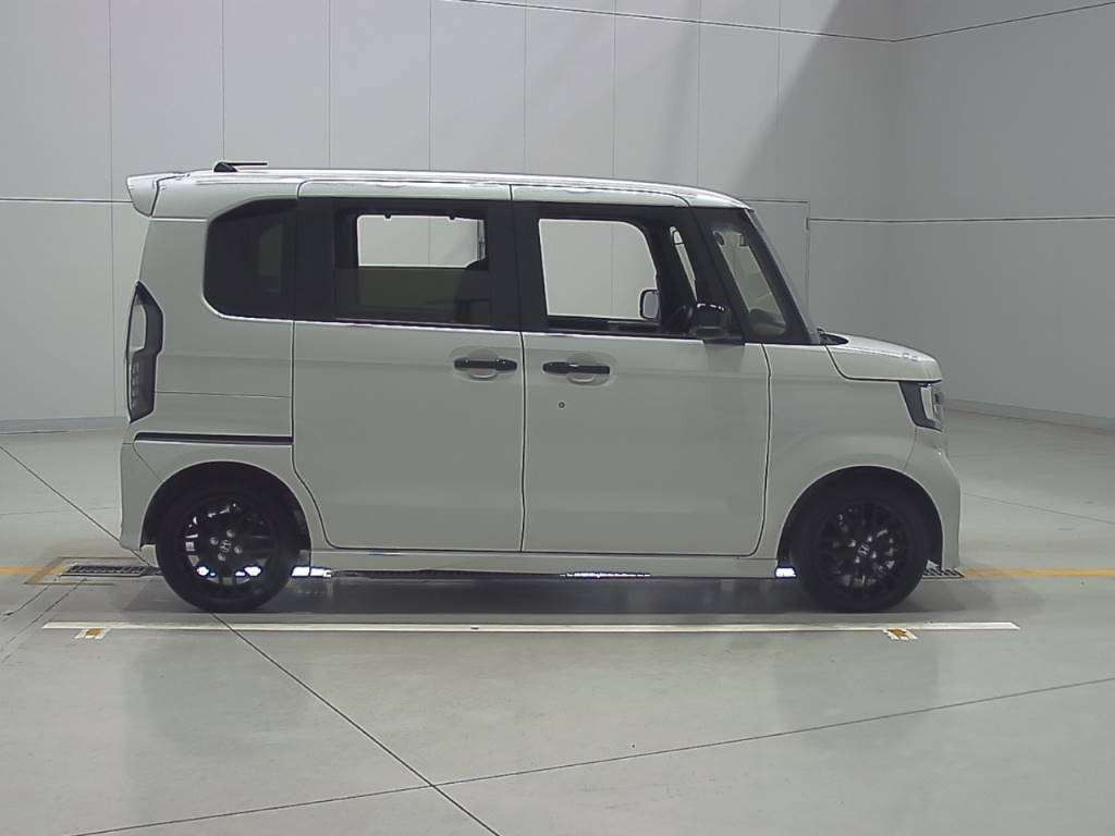 2023 Honda N-BOX CUSTOM JF3[2]