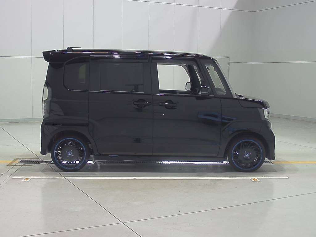 2022 Honda N-BOX CUSTOM JF3[2]