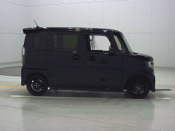 2022 Honda N-BOX CUSTOM