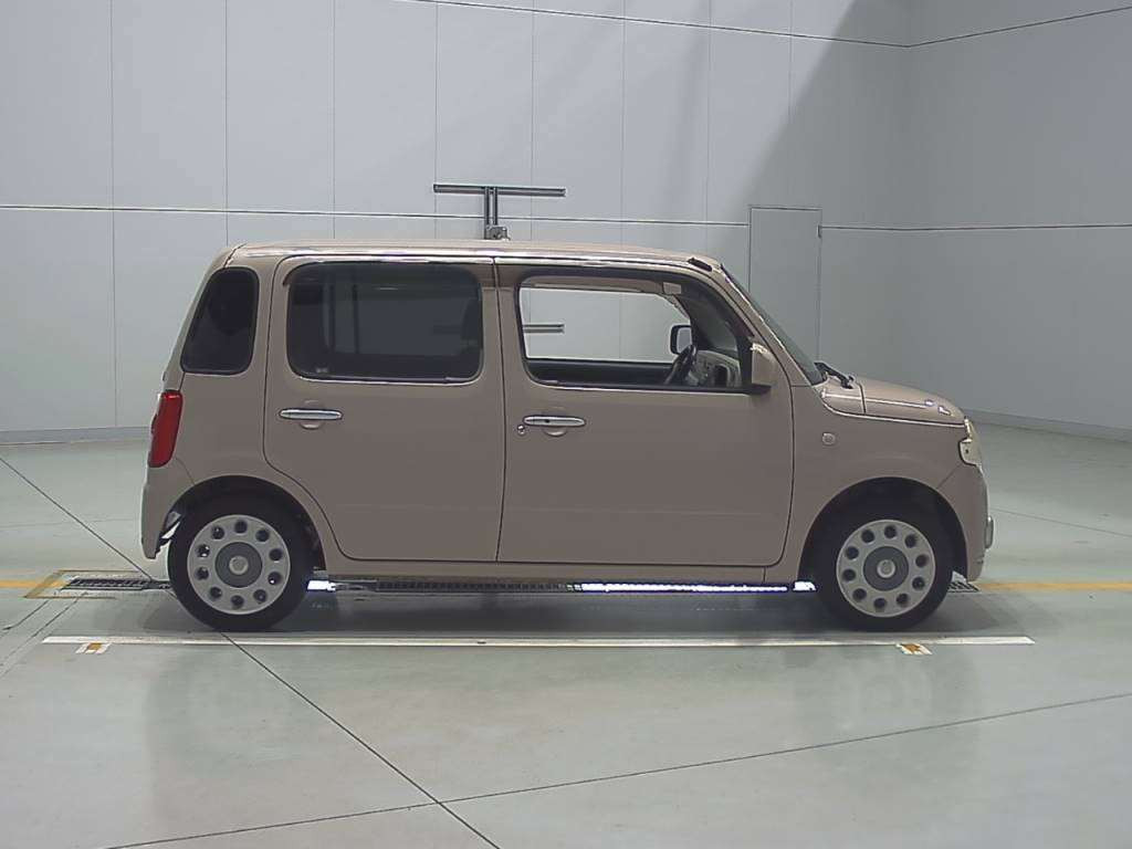 2011 Daihatsu Mira Cocoa L675S[2]