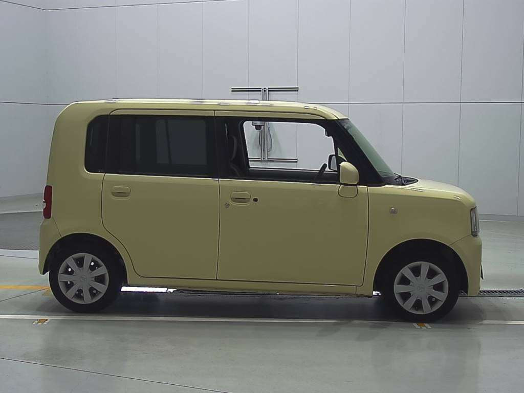 2012 Daihatsu Move Conte L575S[2]