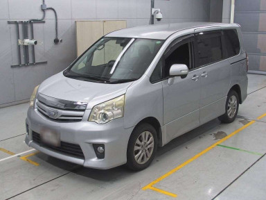 2011 Toyota Noah