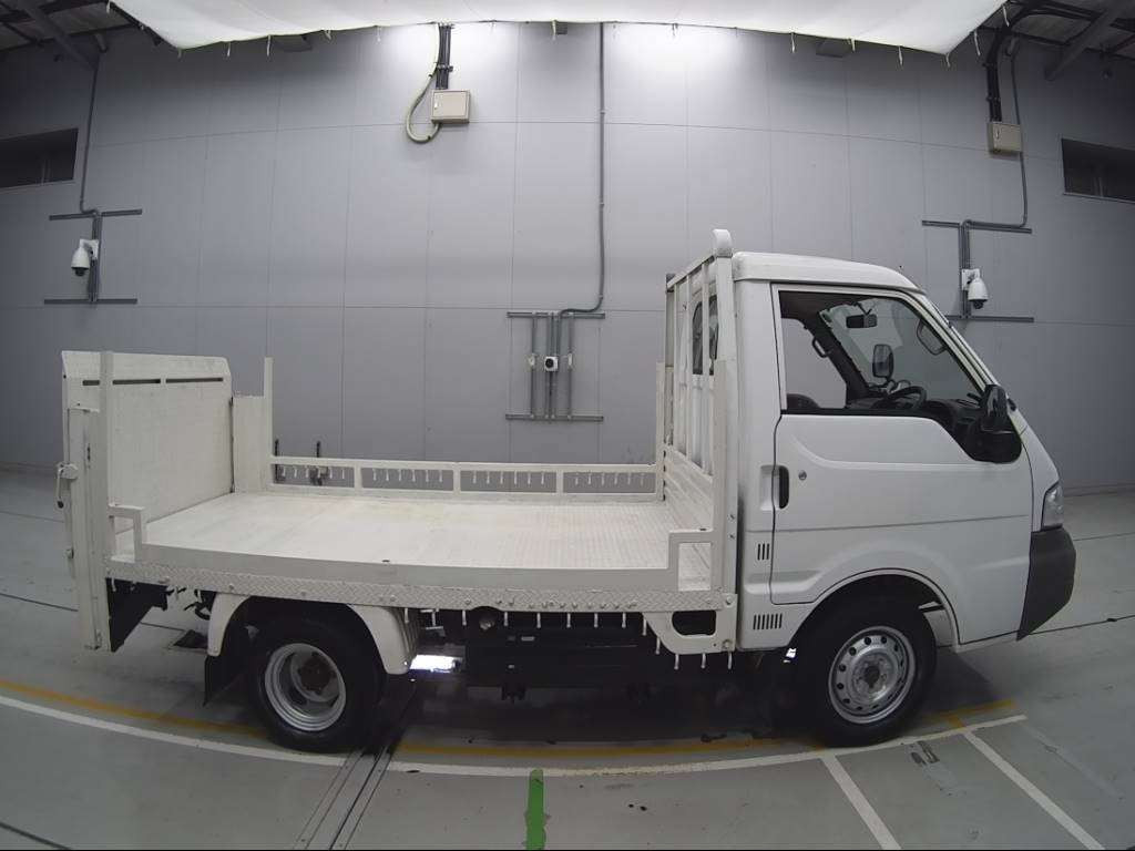 2005 Mazda Bongo Truck SK82T[2]