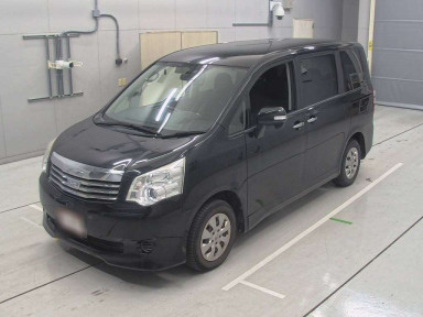 2013 Toyota Noah