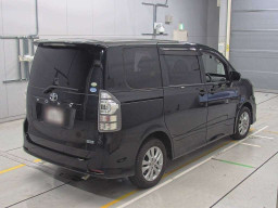 2010 Toyota Voxy