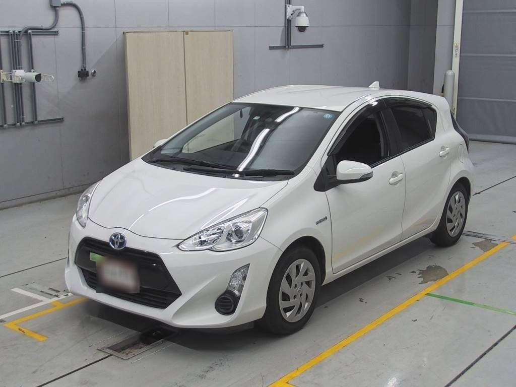 2015 Toyota Aqua NHP10[0]