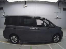 2013 Honda Step WGN Spada