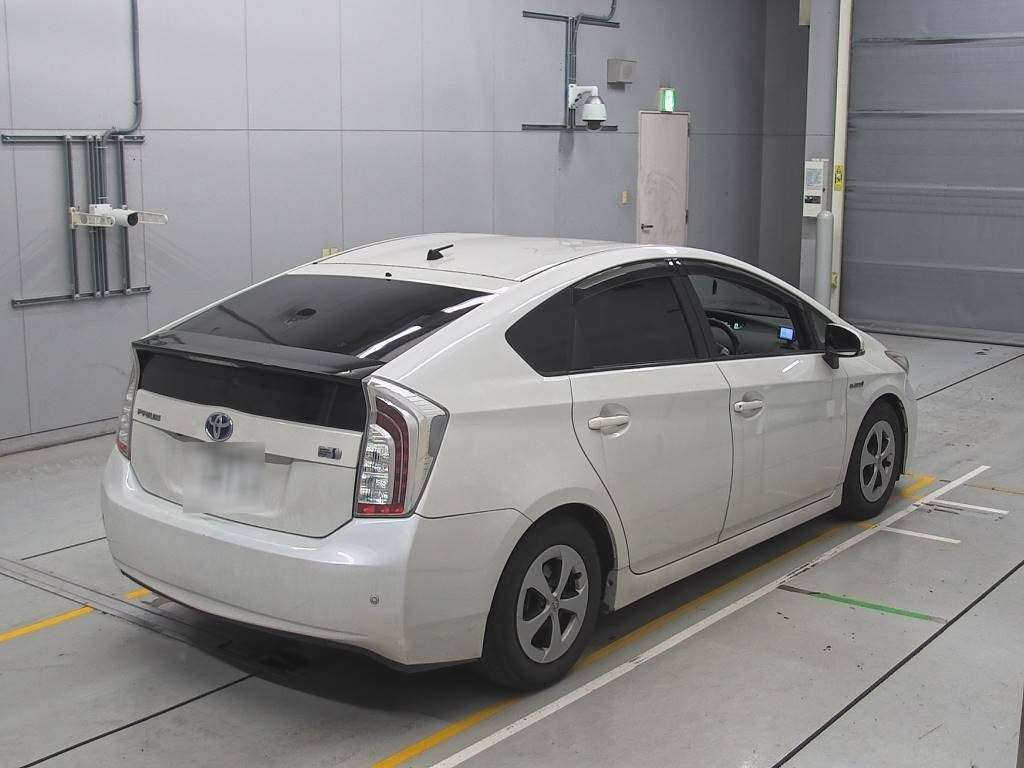 2015 Toyota Prius ZVW30[1]