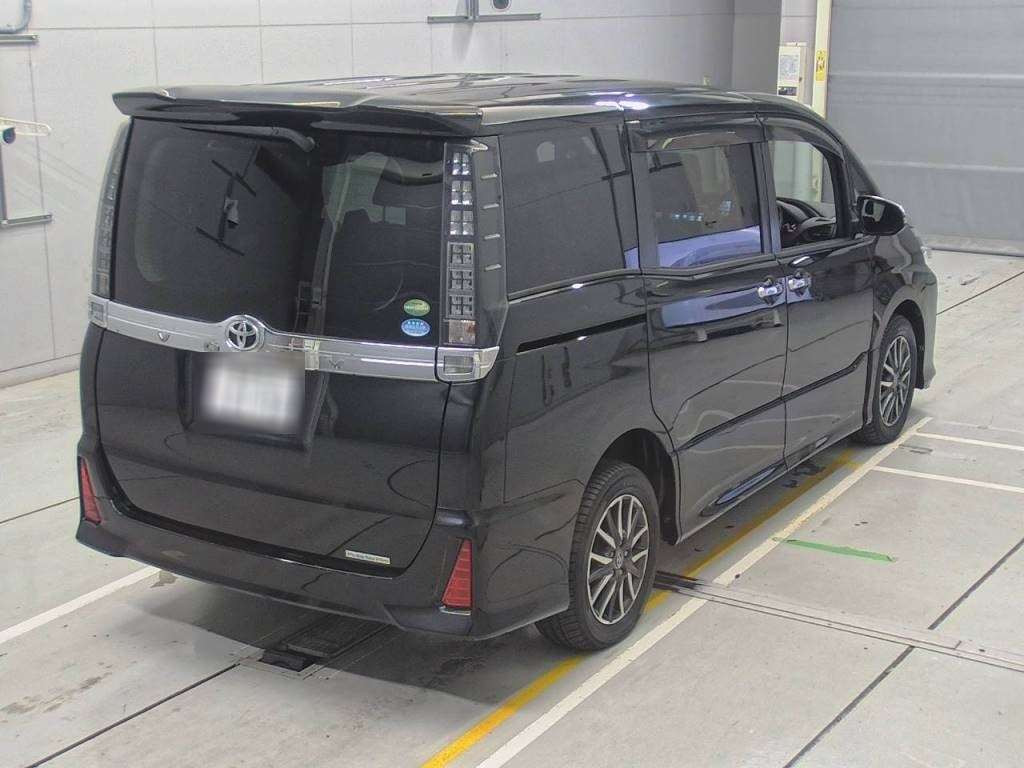 2016 Toyota Voxy ZRR85W[1]