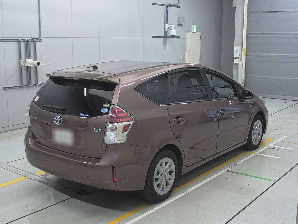 2019 Toyota Prius alpha ZVW41W[1]