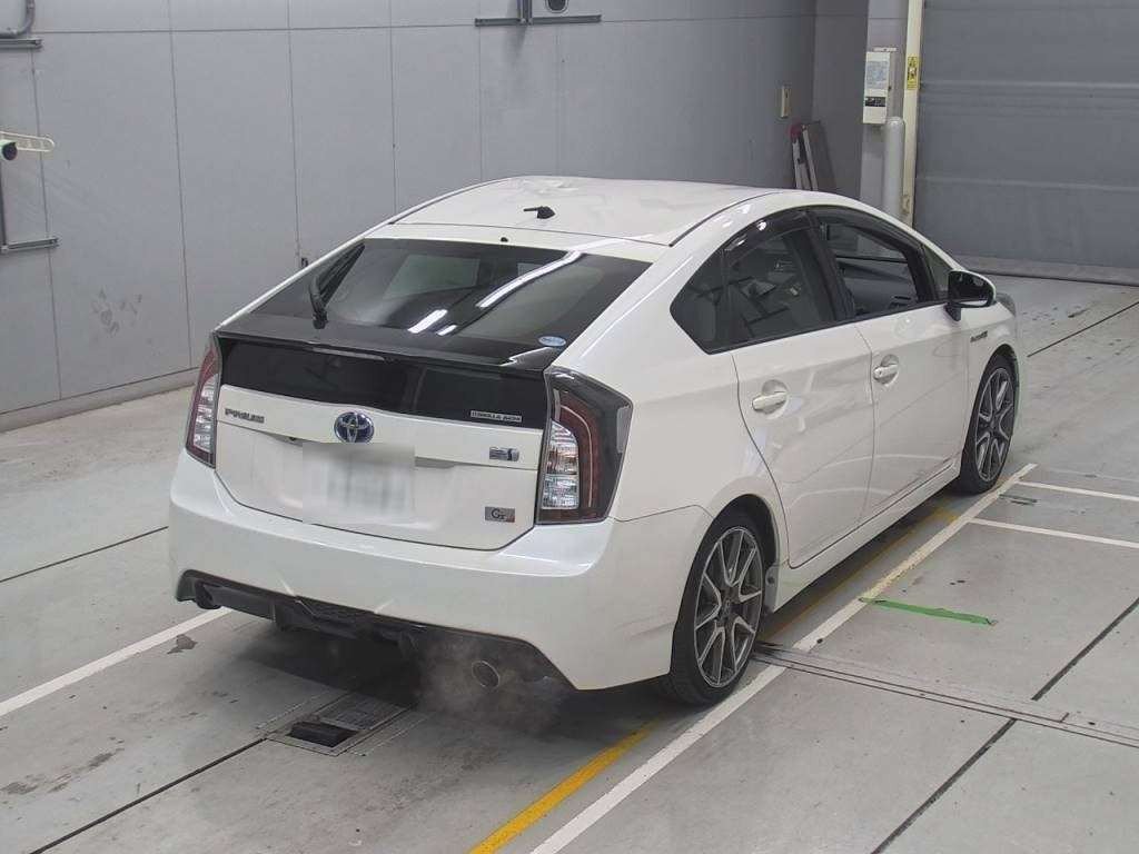 2013 Toyota Prius ZVW30[1]