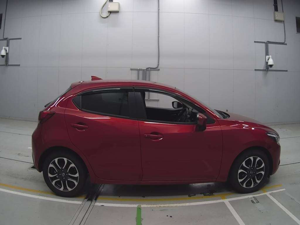 2016 Mazda Demio DJ5FS[2]