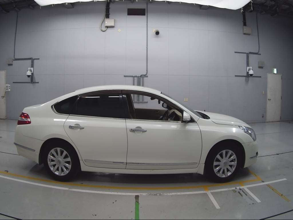 2011 Nissan Teana J32[2]