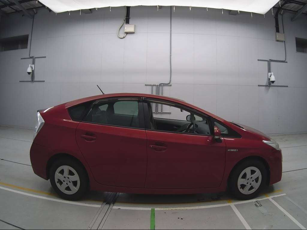 2011 Toyota Prius ZVW30[2]