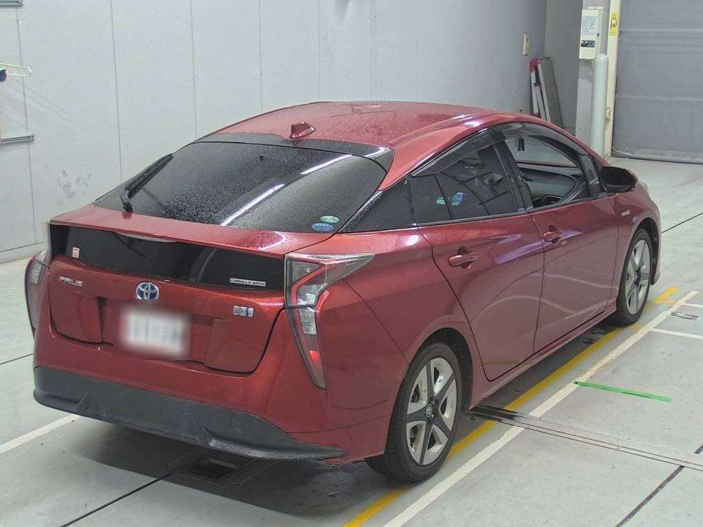 2016 Toyota Prius ZVW50[1]