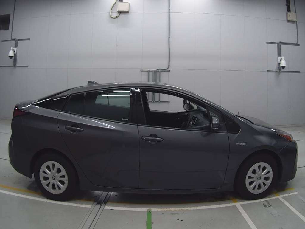 2019 Toyota Prius ZVW51[2]