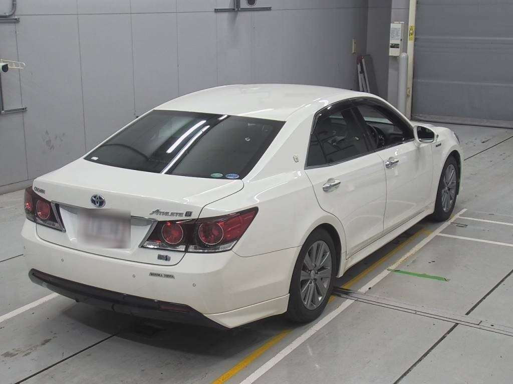 2016 Toyota Crown Hybrid AWS210[1]