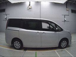 2019 Toyota Noah