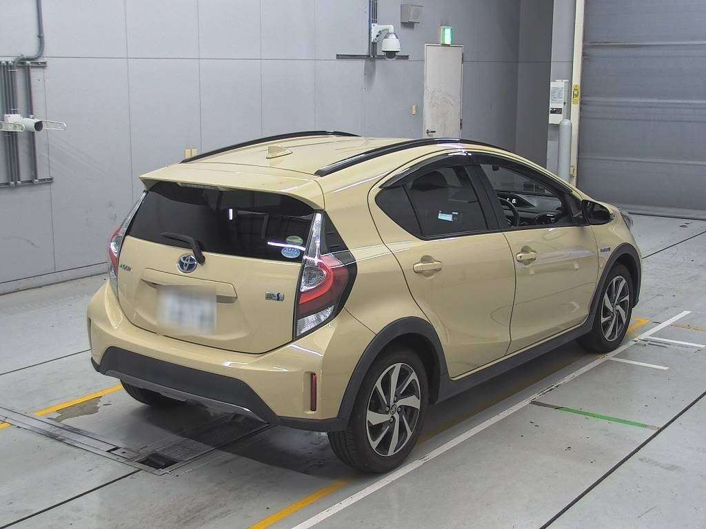 2018 Toyota Aqua NHP10H[1]