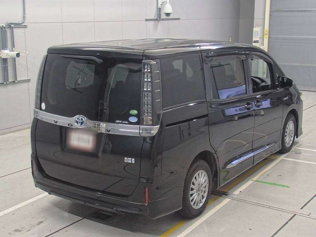 2014 Toyota Voxy ZWR80G[1]