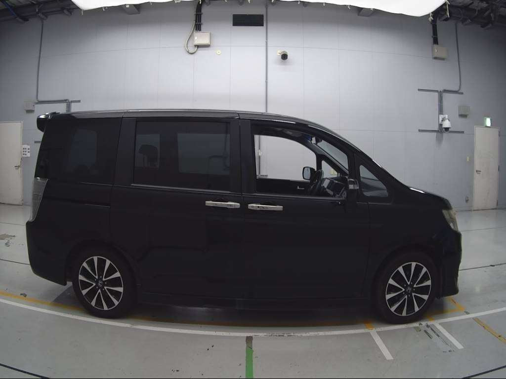 2013 Honda Step WGN Spada RK5[2]