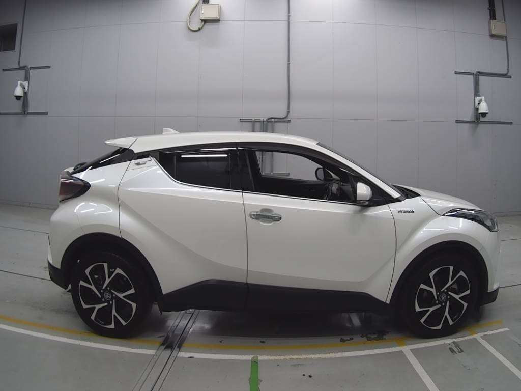 2018 Toyota C-HR ZYX10[2]