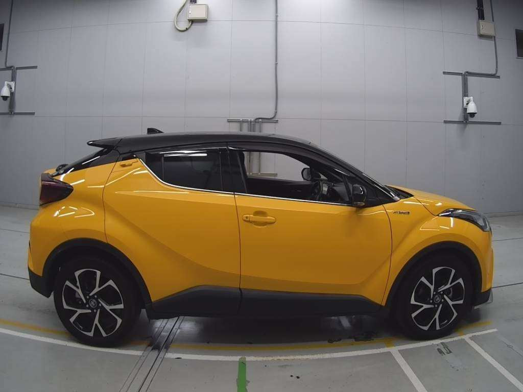 2019 Toyota C-HR ZYX10[2]