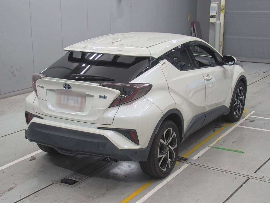 2017 Toyota C-HR ZYX10[1]