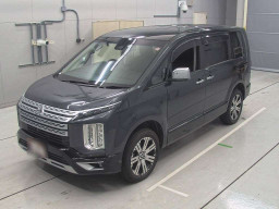 2022 Mitsubishi Delica D5