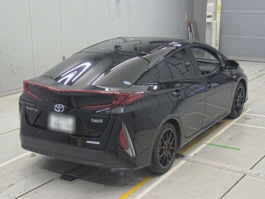 2020 Toyota Prius PHV ZVW52[1]