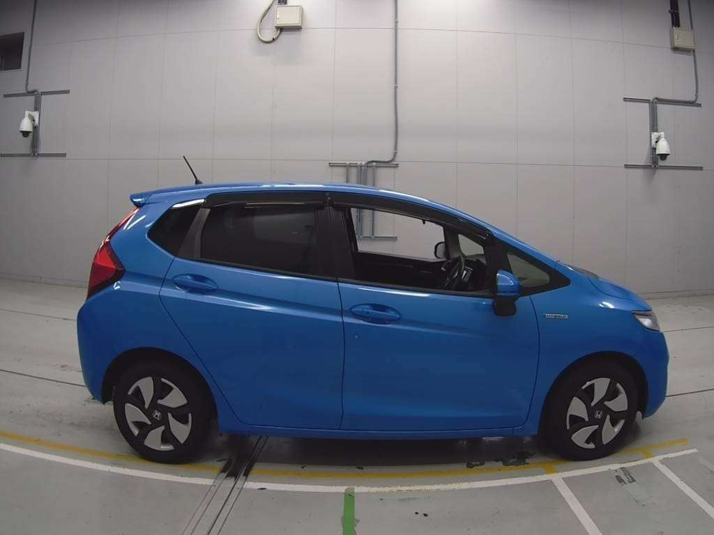 2015 Honda Fit Hybrid GP5[2]